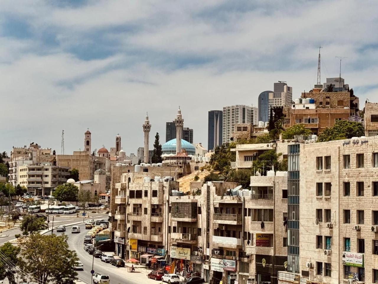 New Merryland Hotel Amman Bagian luar foto