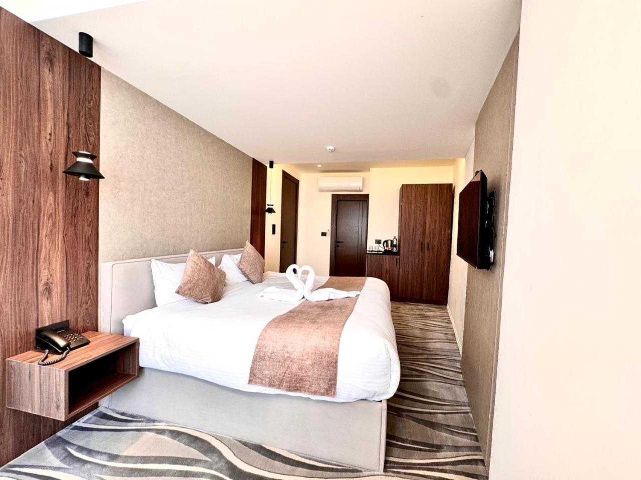 New Merryland Hotel Amman Bagian luar foto